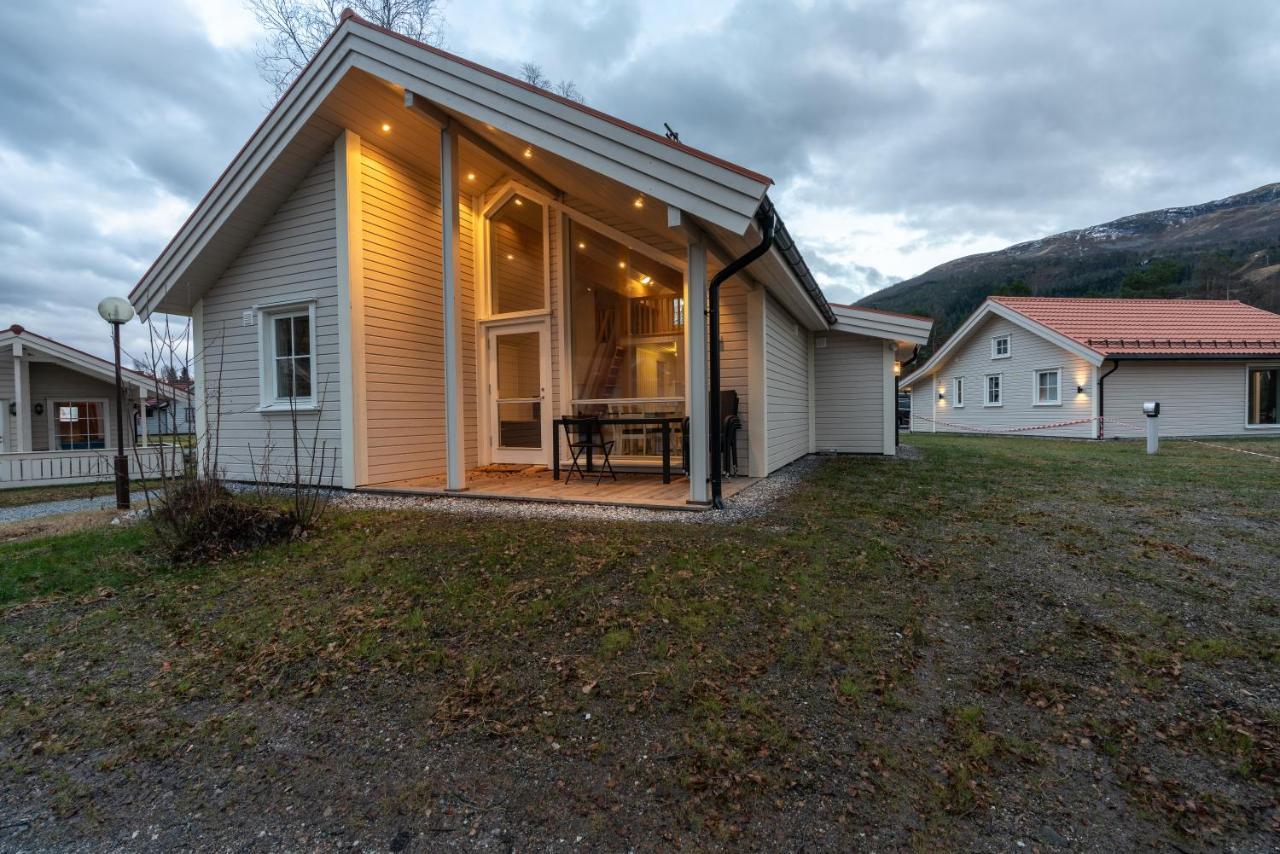 Jolstraholmen Camping Og Hytter Vassenden Dış mekan fotoğraf