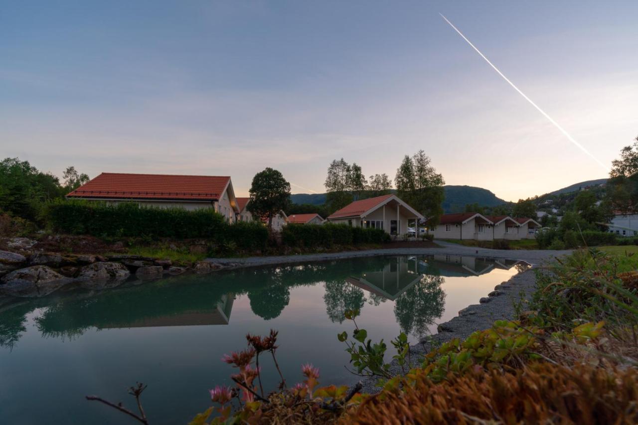 Jolstraholmen Camping Og Hytter Vassenden Dış mekan fotoğraf